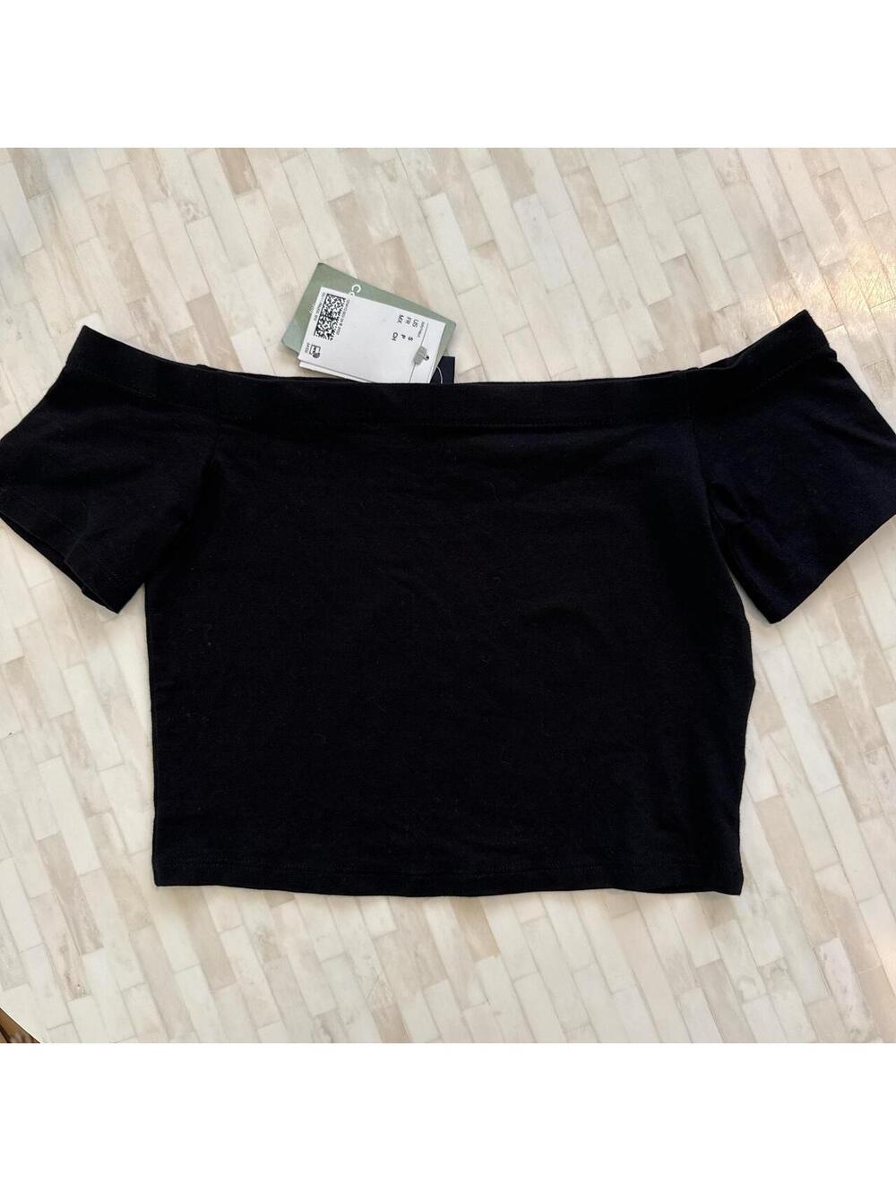 H M Women's Black Crop-top